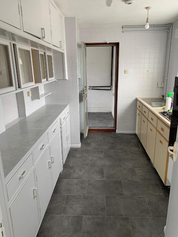 5 Bedroom House With Outdoor Space Апминстер Экстерьер фото